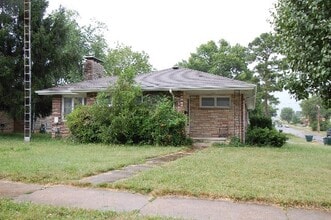 Building Photo - 100 St Patrick's Ln