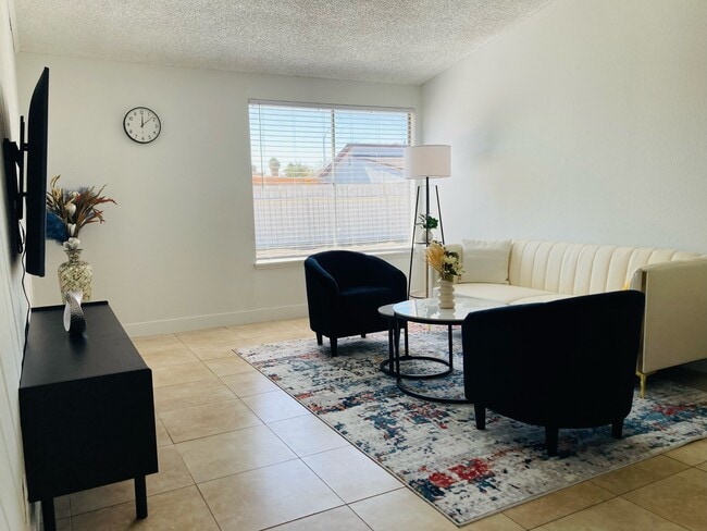 Foto del edificio - 3909 Montebello Ave