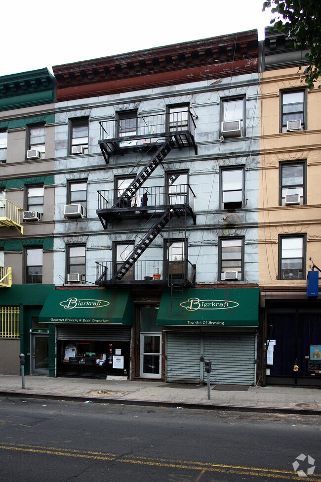 Building Photo - 191 5th Ave