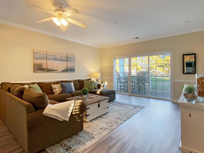 Foto del edificio - 4880 Dahlia Ct