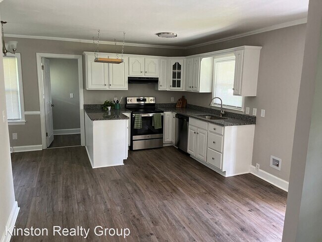 Foto del edificio - 3 br, 2 bath House - 550 Tyree Rd.