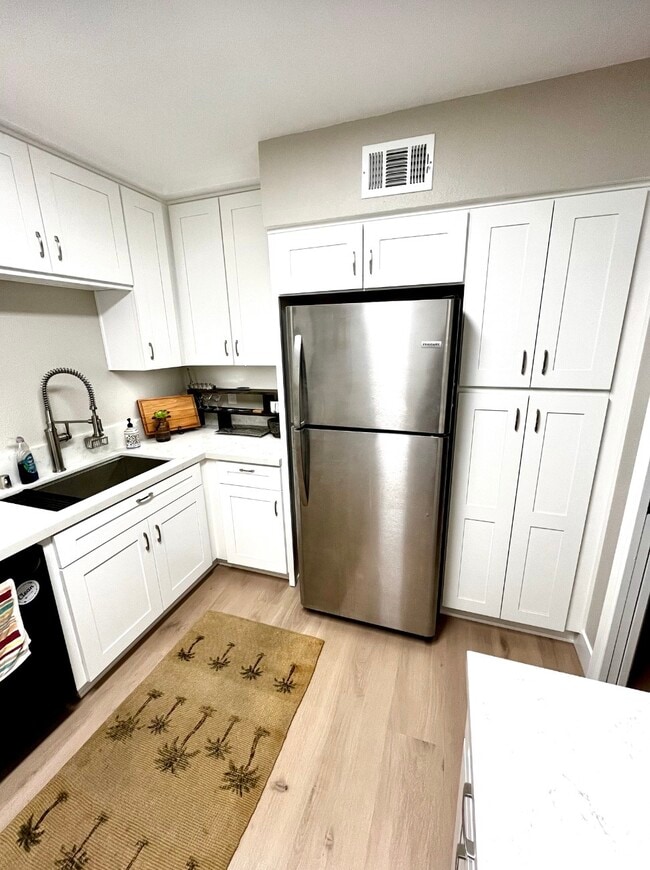 Kitchen, fridge - 6824 Hyde Park Dr