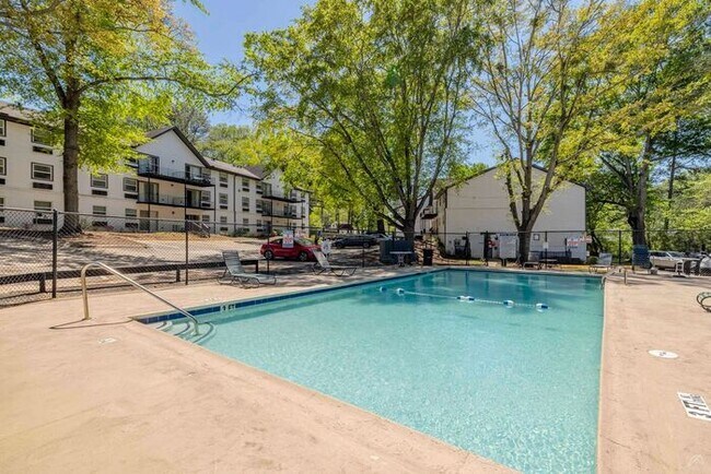 Foto del edificio - Spring Savings + One Month Free at Northlake Apartments in Tucker, GA