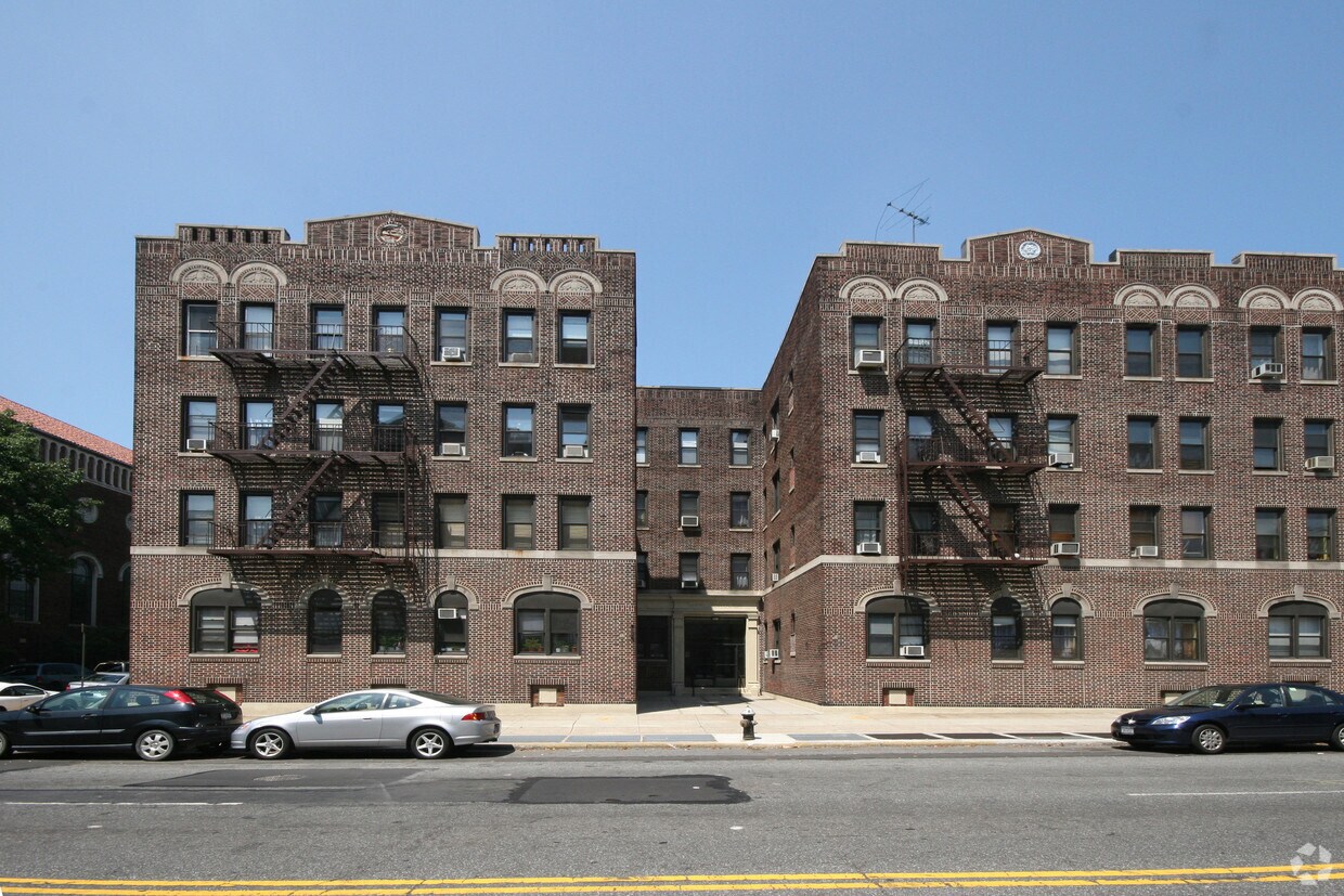 Primary Photo - 7214-7224 4th Ave