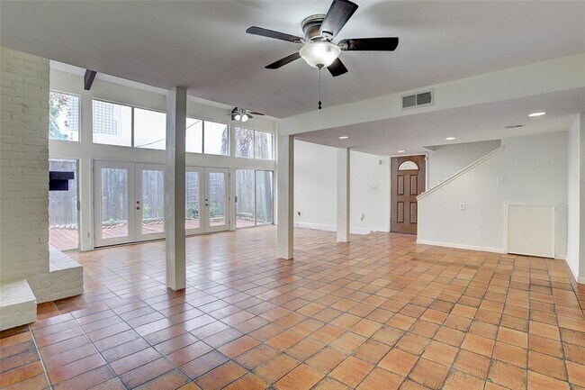 Building Photo - 5918 San Felipe St
