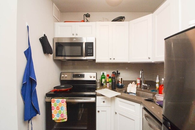 Foto del edificio - 817 W Lakeside Pl