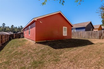 Building Photo - 112 Varsity Dr