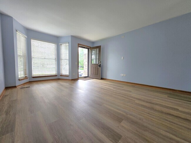 Foto del edificio - 8 E Shag Bark Ln