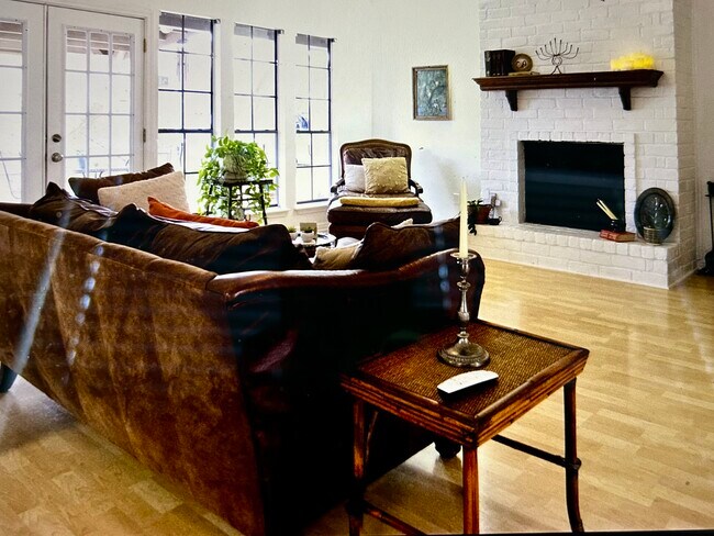 Building Photo - 3009 Quail Hollow Dr