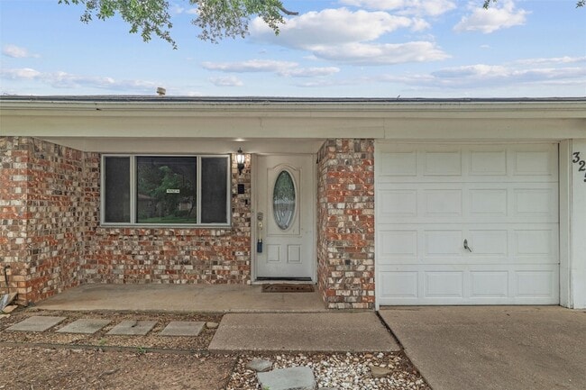 Building Photo - 325 Belmont Dr