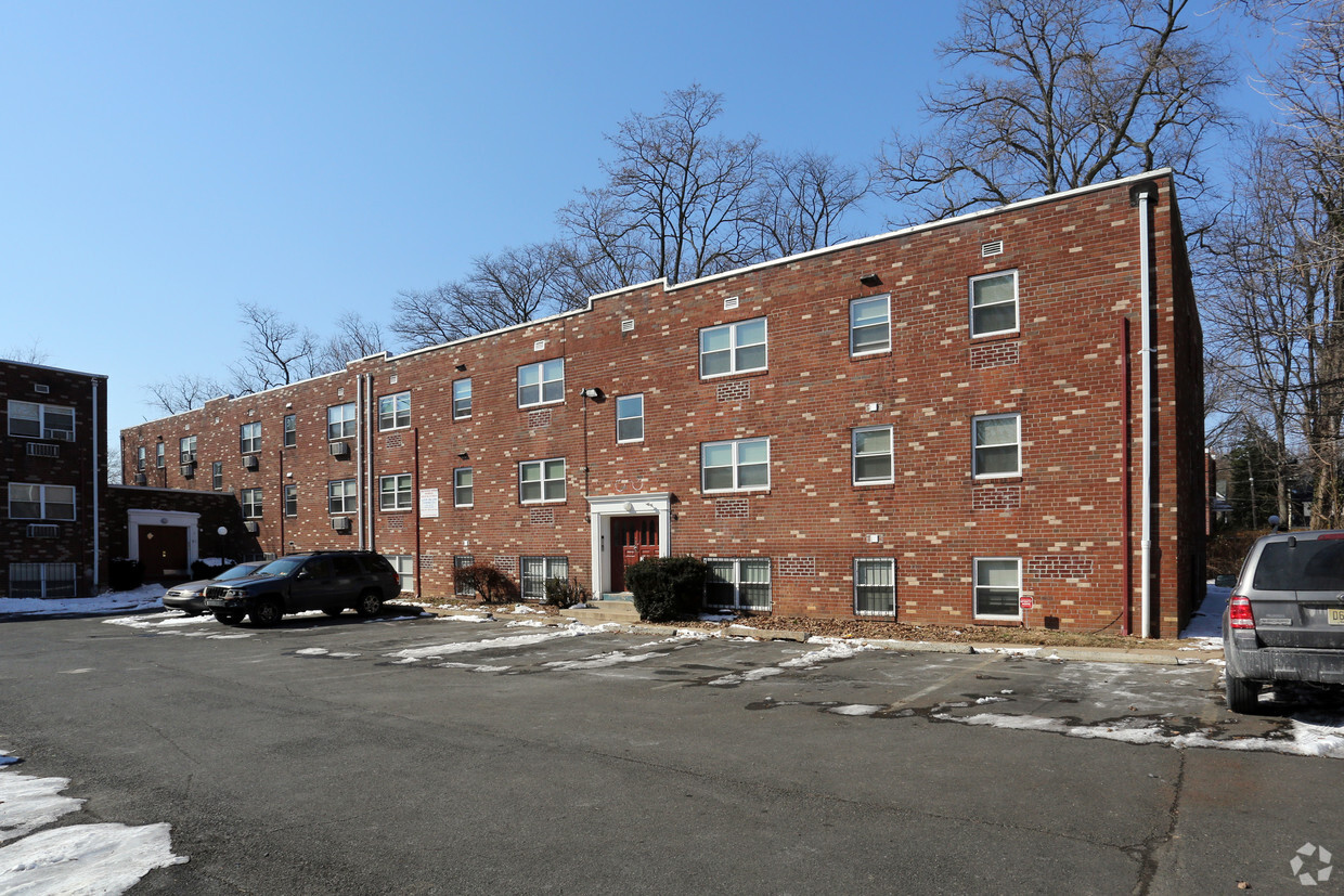 Foto principal - Crittenden Manor Apartments