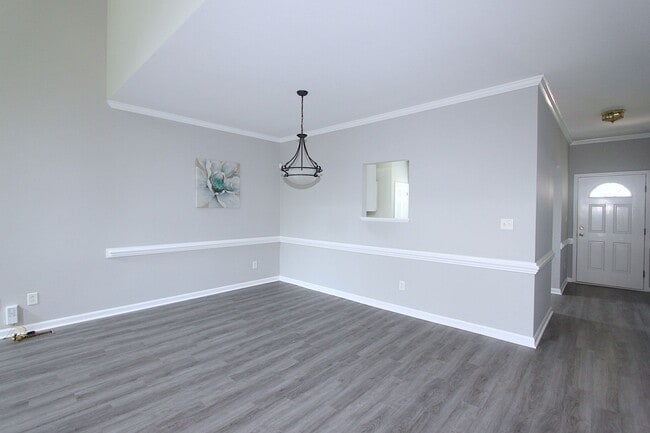 Building Photo - Beautiful Single Family Home!