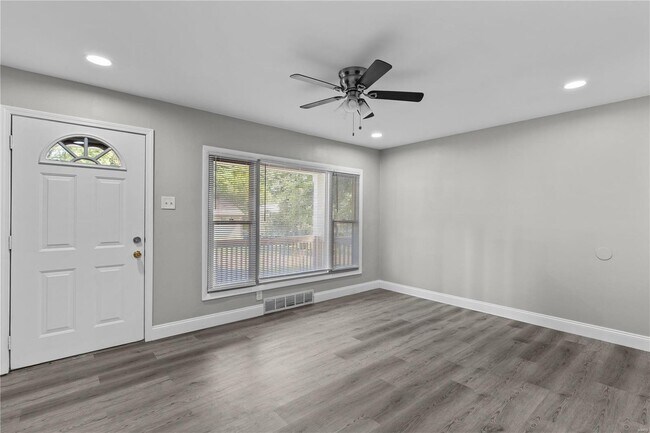 Foto del edificio - 28 Connolly Dr