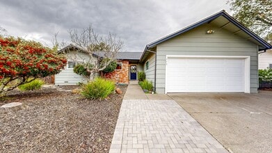 Building Photo - 773 Hoen Ct