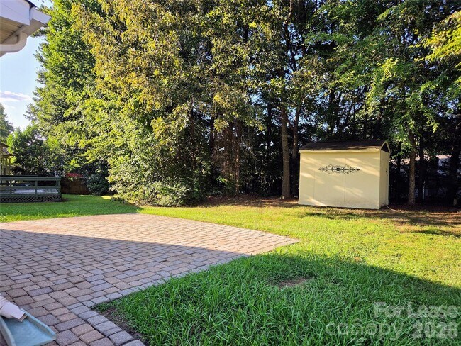 Foto del edificio - 5401 Groveton Ct