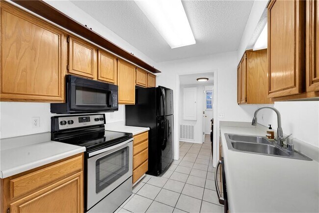 Foto del edificio - 758 W Poplar St