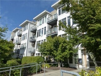 Building Photo - 190 Harbor Square Loop NE