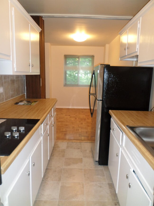 Foto del edificio - 4600 Connecticut Ave NW