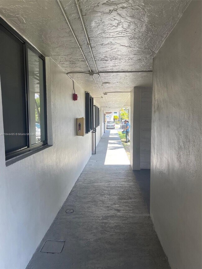 Foto del edificio - 10290 NW 9th St Cir