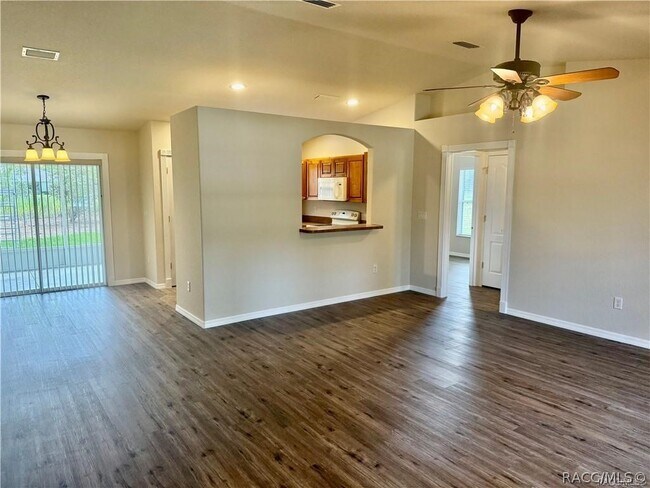 Foto del edificio - 5768 N Summerfield Point