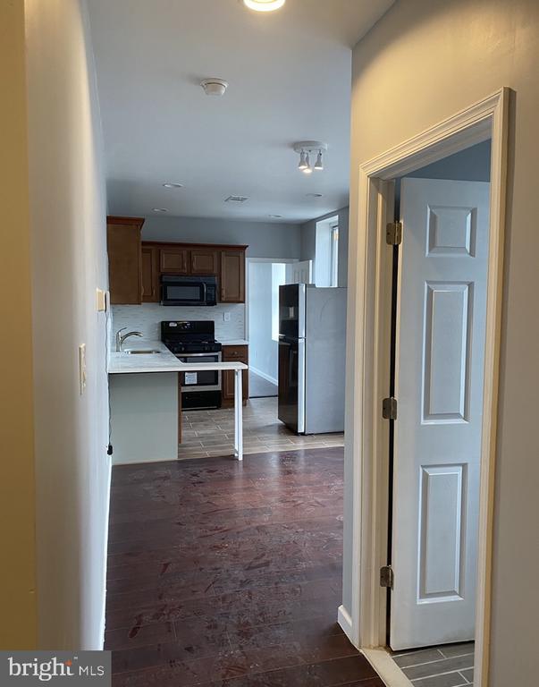 Building Photo - 838 Corinthian Ave