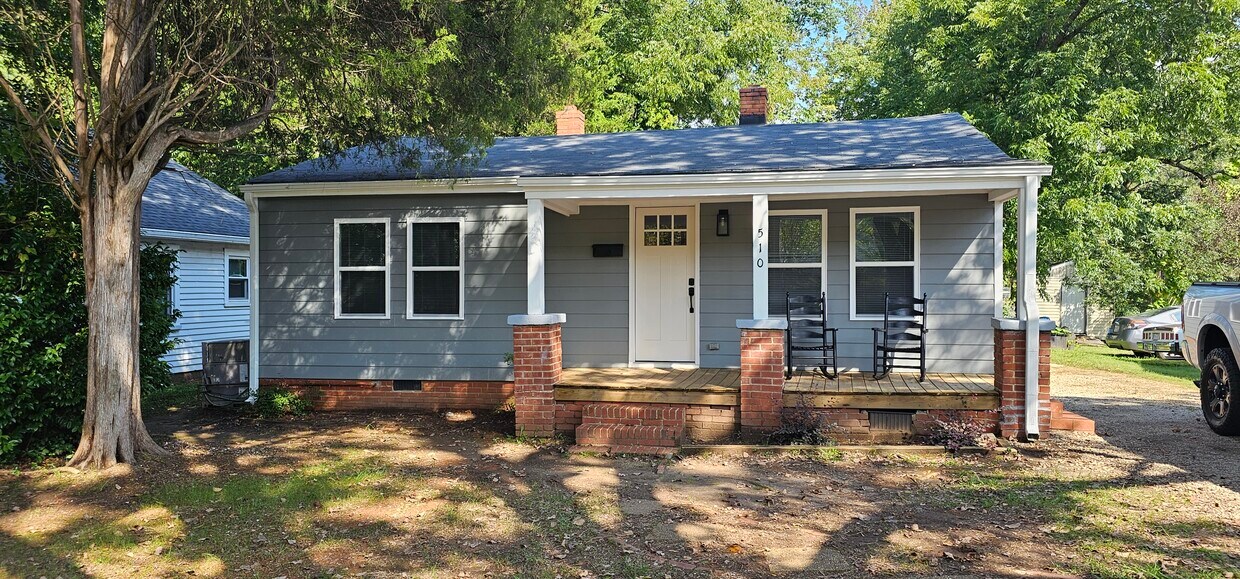Primary Photo - 510 N Academy St