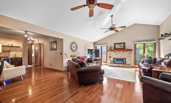 Foto del edificio - 294 Berwick Dr