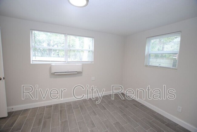 Foto del edificio - 2975 Dellwood Ave