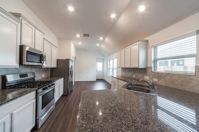 Foto del edificio - 25911 Rosin Lake Ln