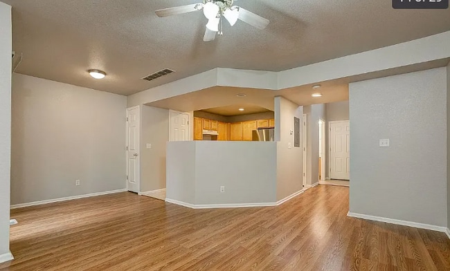 Foto del edificio - 6615 Desert Willow Way