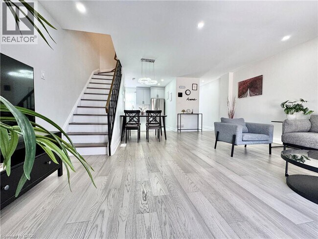 Photo du bâtiment - 138 Jansen Ave