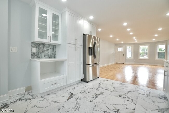 Building Photo - 226 Park Ave