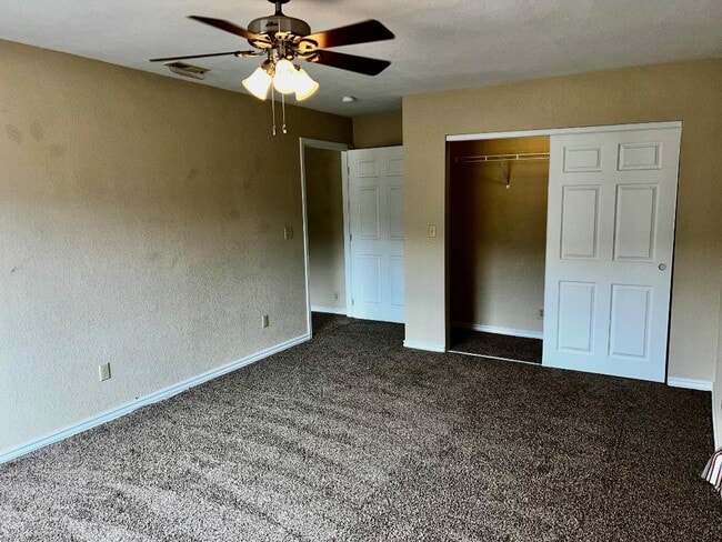 bedroom 1_closet - 1301 E US Highway 24