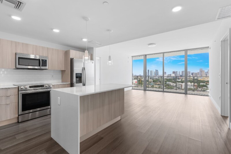 Foto principal - 1480 NW North River Dr