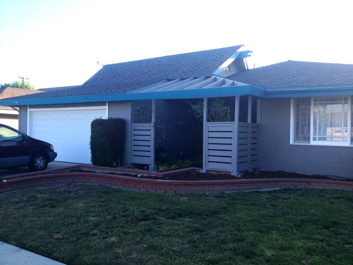 Foto principal - 15761 Belfast Ln