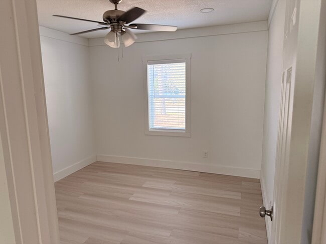 Foto del edificio - 1155 6th St SW