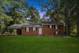 Building Photo - 303 Mc Arthur St