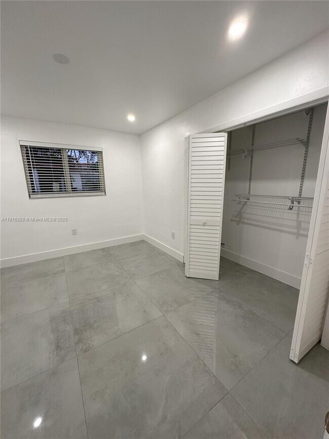 Foto del edificio - 2785 SW 33rd Ave