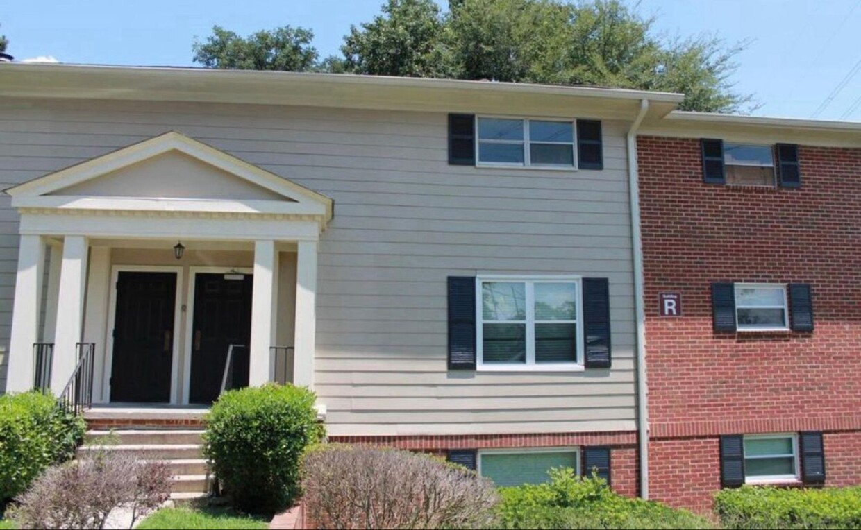 Primary Photo - 1100 Skyland Dr