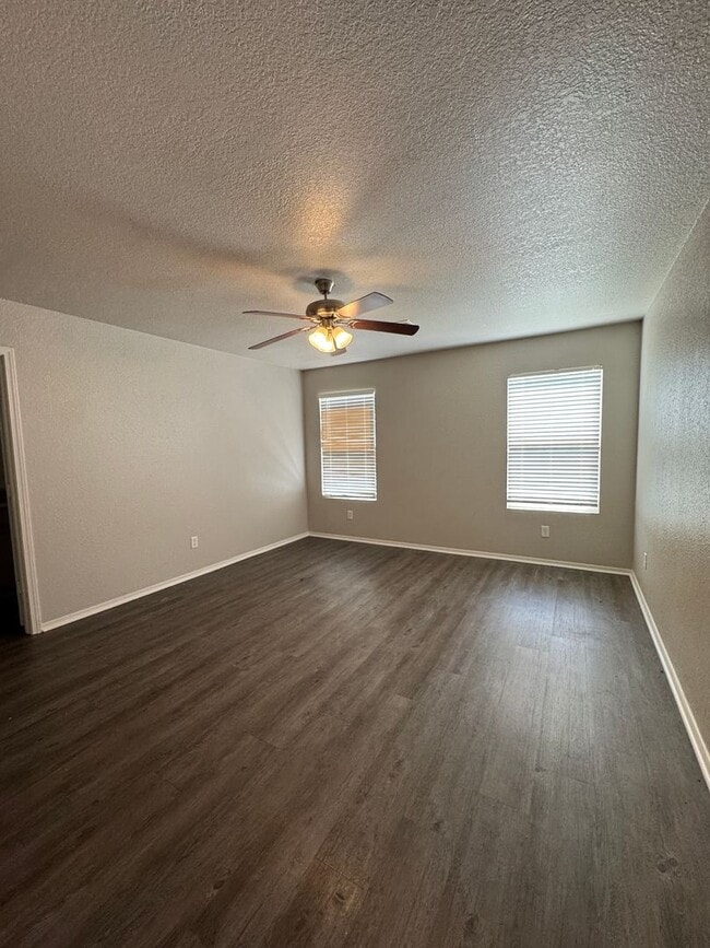 Building Photo - 3710 Keeneland Dr