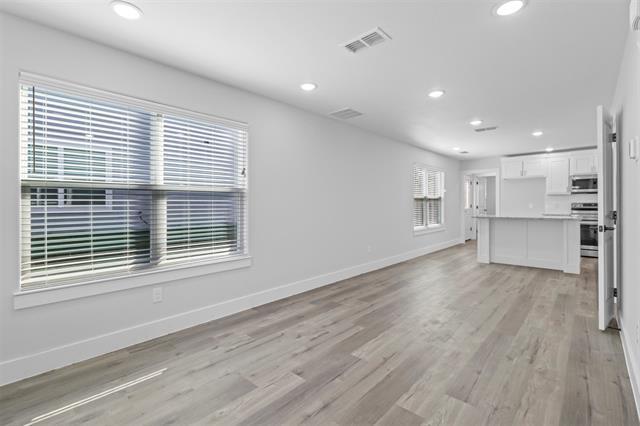 Building Photo - 224 W Bond St