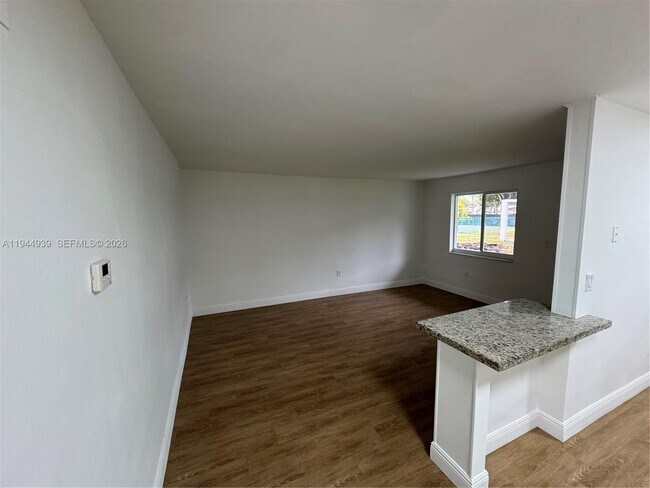 Foto del edificio - 6775 SW 44th St