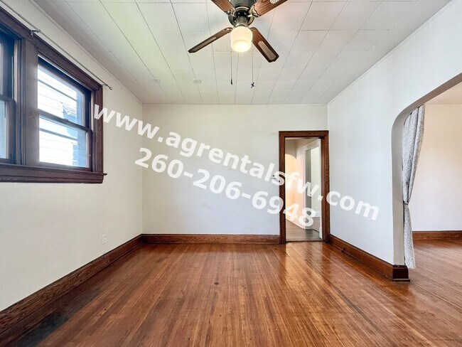 Building Photo - 811 Columbia Ave