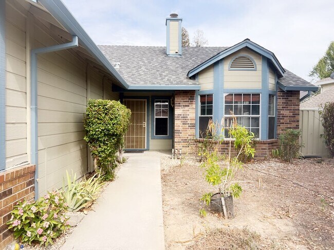 Foto del edificio - 8135 Northern Oak Cir