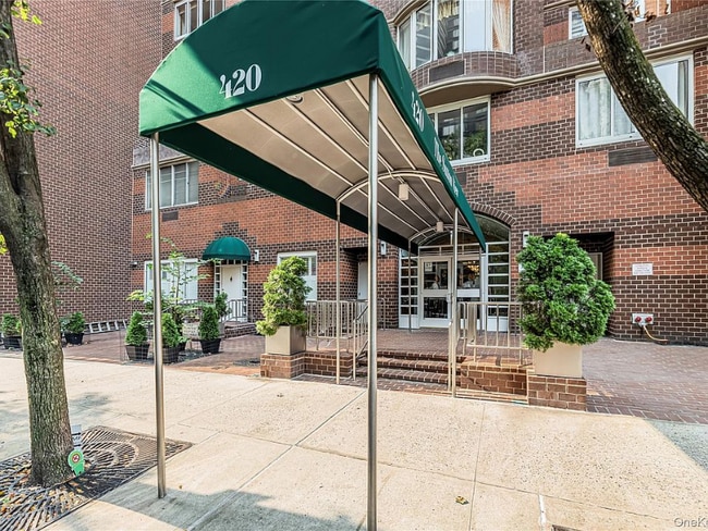 Building Photo - 420 E 58th St