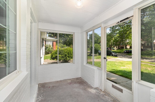 Building Photo - 2432 Ardmore Ave