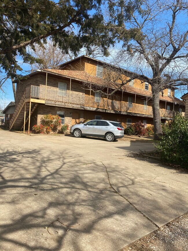 229 N Duncan St Unit 2, Stillwater, OK 74075 Apartments in Stillwater