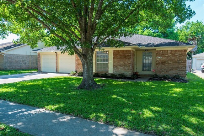 Foto del edificio - 22410 Smokey Hill Dr