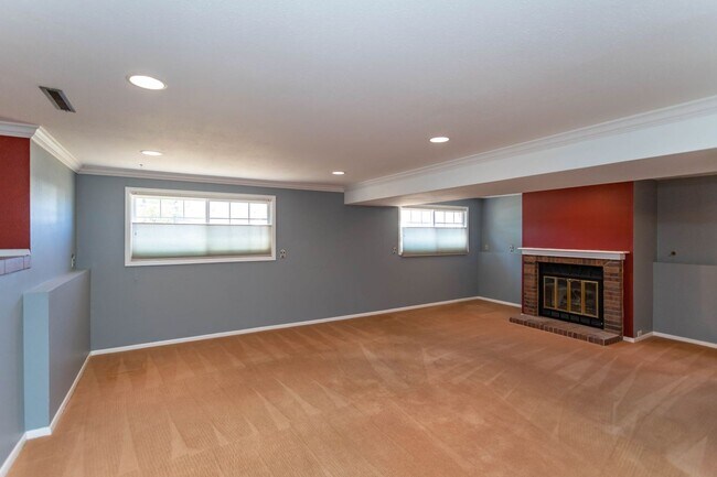 Foto del edificio - Lovely Bi-Level Home!