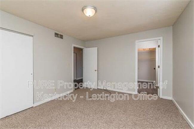 Building Photo - 794 Ridgeview Dr